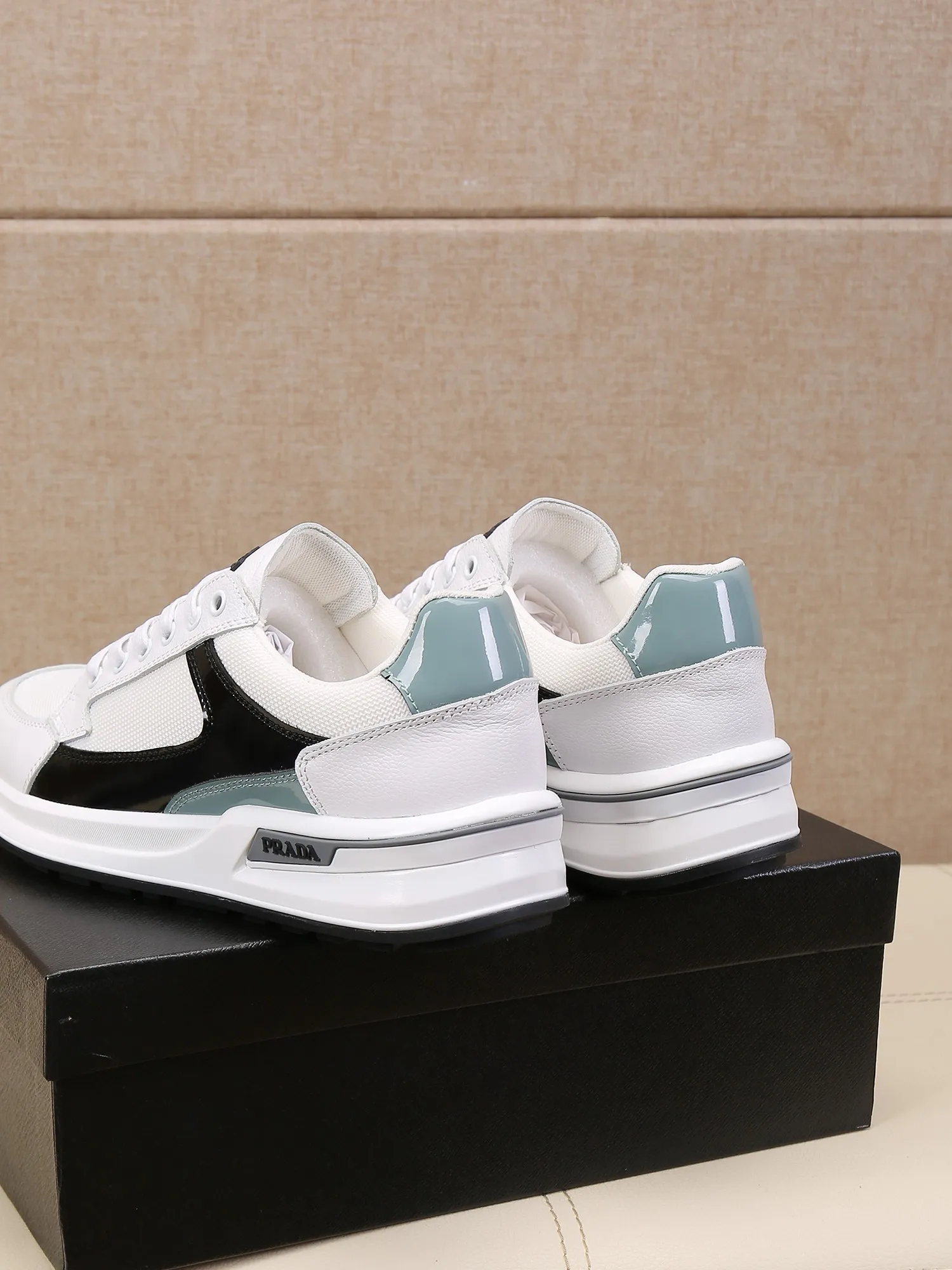 Batch 440 🕷️🕷️【PRADA】Prada's new men's fashionable casual shoes🇨🇳original quality, high-end boutique💯exquisite details,🌶🌶original lightweight, wear-resistant and non-slip original outsole, comfortable to wear🎋classic craftsmanship, fine workmanship, worth owning Code number: 38-44 Large quantities in stock